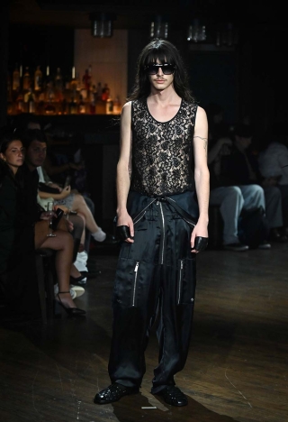 The John Richmond Spring Summer 2026 collection - CULTURE VULTURE: PICKING AT THE BONES OF SUBCULTURES. Look 22.