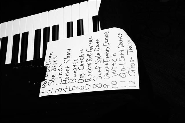 The Stompin' Riffraffs setlist. Photographed by Alexander Thompson for Ponyboy magazine.
