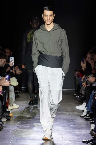 The Saul Nash Autumn Winter 2025 menswear collection shown during Milan Fashion Week. Look 16. Ponyboy magazine.