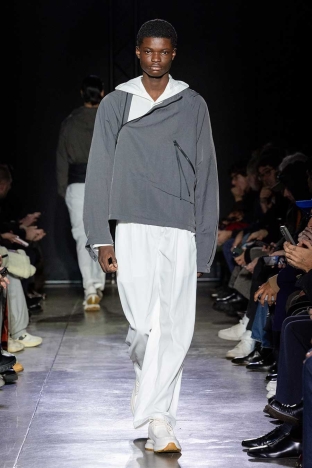 The Saul Nash Autumn Winter 2025 menswear collection shown during Milan Fashion Week. Look 17. Ponyboy magazine.