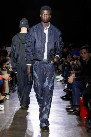 The Saul Nash Autumn Winter 2025 menswear collection shown during Milan Fashion Week. Look 23. Ponyboy magazine.