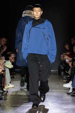 The Saul Nash Autumn Winter 2025 menswear collection shown during Milan Fashion Week. Look 8. Ponyboy magazine.