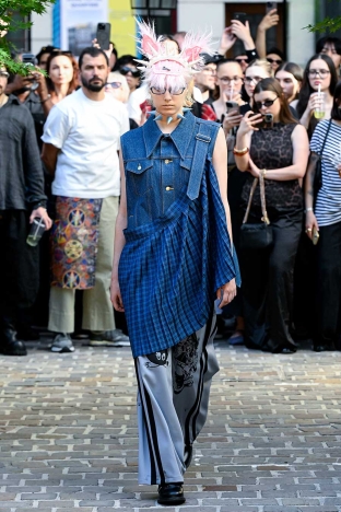 The KIDILL Spring Sumer 2026 collection. Look 8.