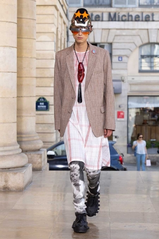 The Walter Van Beirendonck Spring Summer 20206 collection. Look 18.
