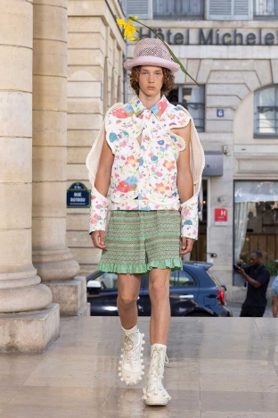 The Walter Van Beirendonck Spring Summer 20206 collection. Look 34.