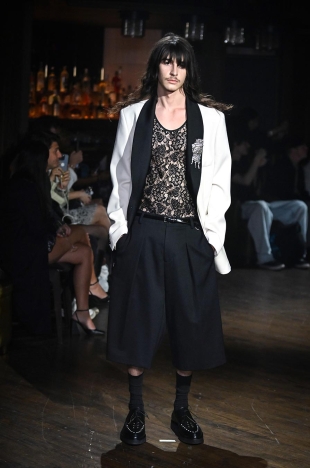 The John Richmond Spring Summer 2026 collection - CULTURE VULTURE: PICKING AT THE BONES OF SUBCULTURES. Look 5.