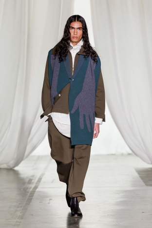 The Saul Nash FW 2026 "Masquerade" menswear collection. Look 11.