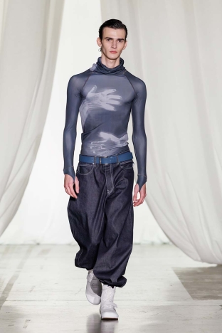 The Saul Nash FW 2026 "Masquerade" menswear collection. Look 16.
