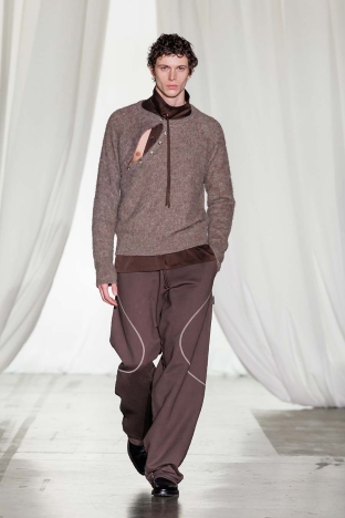 The Saul Nash FW 2026 "Masquerade" menswear collection. Look 18.