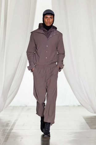 The Saul Nash FW 2026 "Masquerade" menswear collection. Look 23.