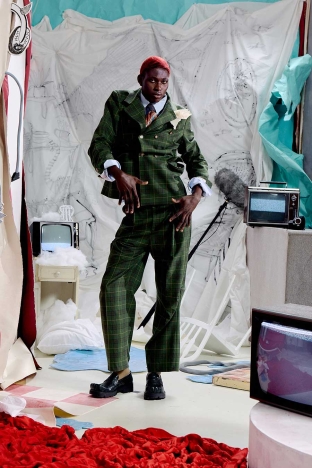 The Charles Jeffrey LOVERBOY SS 2027 Lookbook - ‘AEOLIAN AFTERNOON’. Look 1.