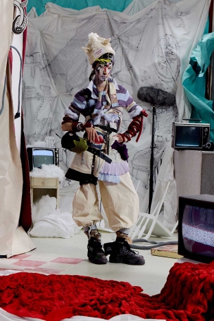 The Charles Jeffrey LOVERBOY SS 2027 Lookbook - ‘AEOLIAN AFTERNOON’. Look 9.
