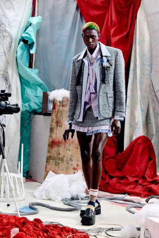 The Charles Jeffrey LOVERBOY SS 2027 Lookbook - ‘AEOLIAN AFTERNOON’. Look 13.