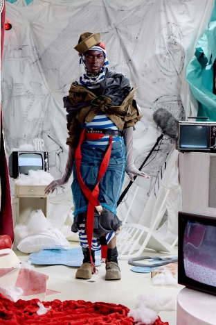 The Charles Jeffrey LOVERBOY SS 2027 Lookbook - ‘AEOLIAN AFTERNOON’. Look 19.